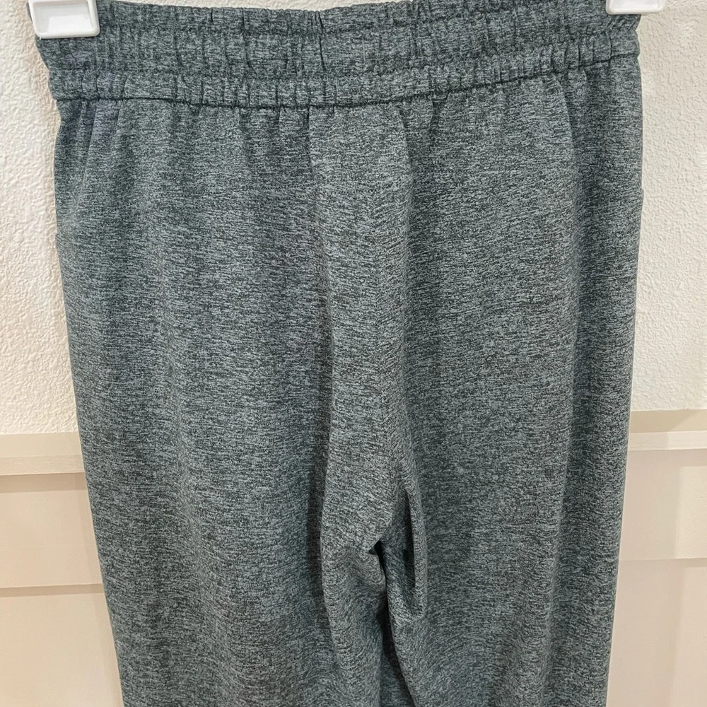 Lululemon Women’s Soft Jersey Classic Fit Mid Rise Green Jogger Size 0